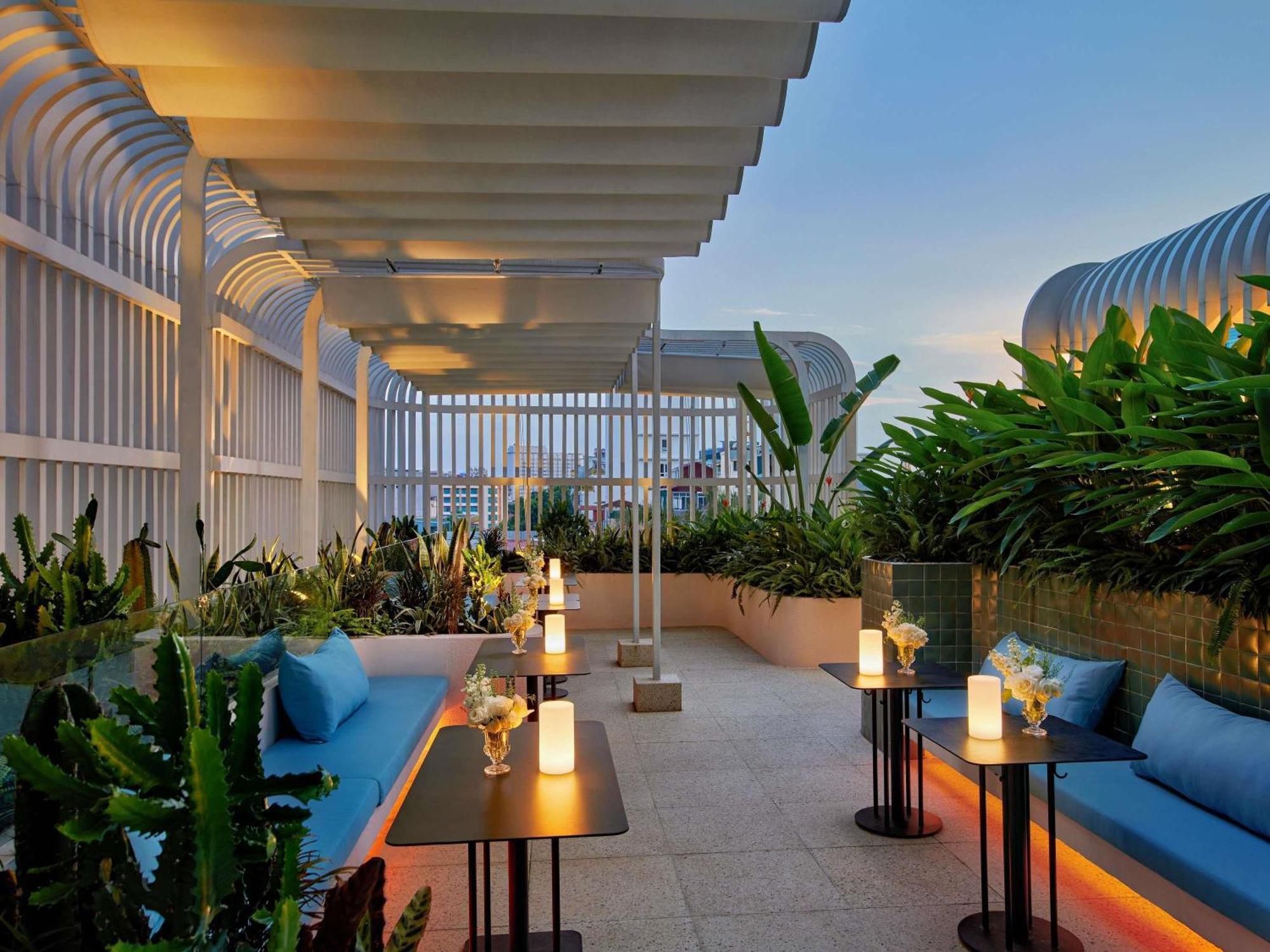 Moevenpick Centre 5*