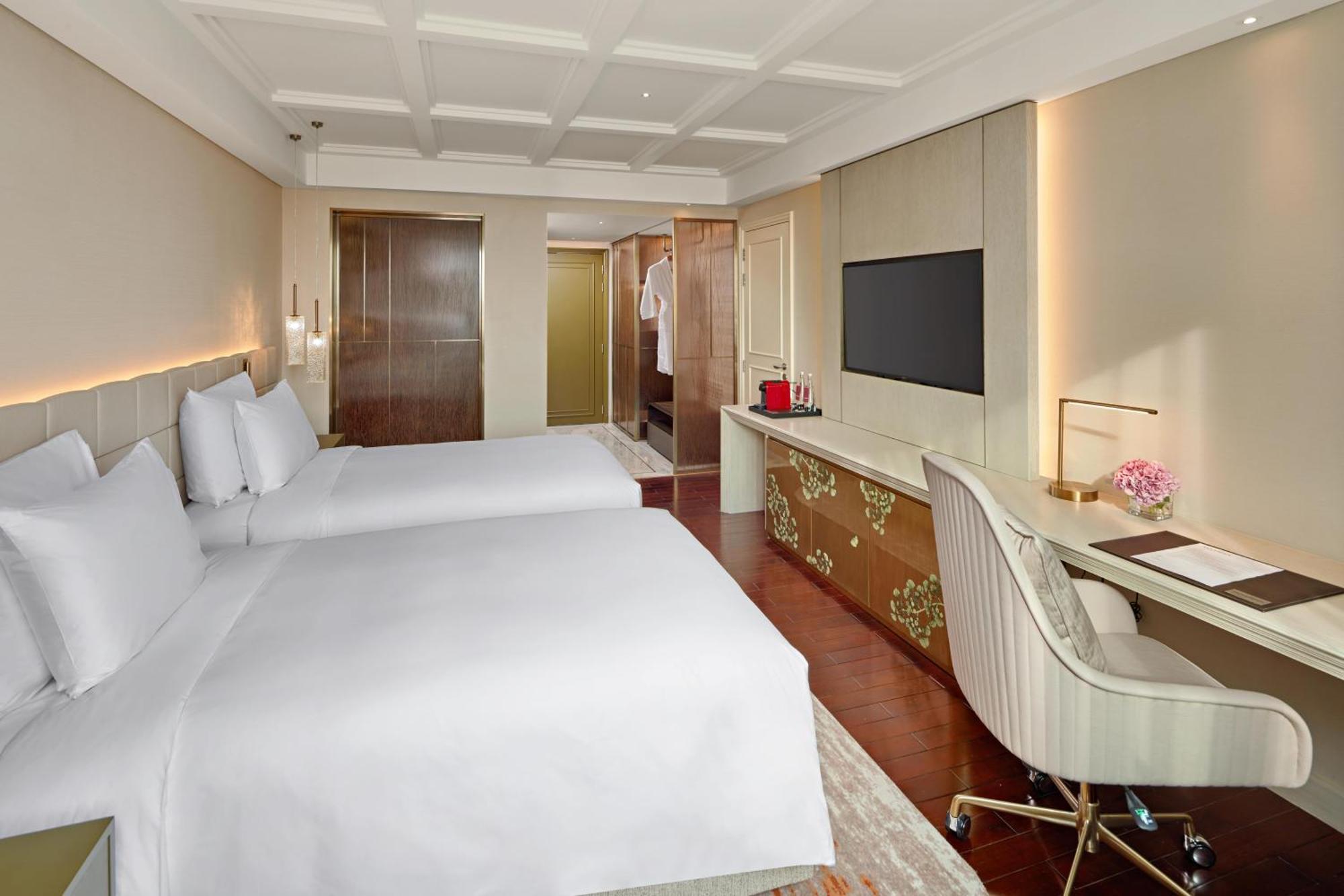 Mövenpick Hotel 5*